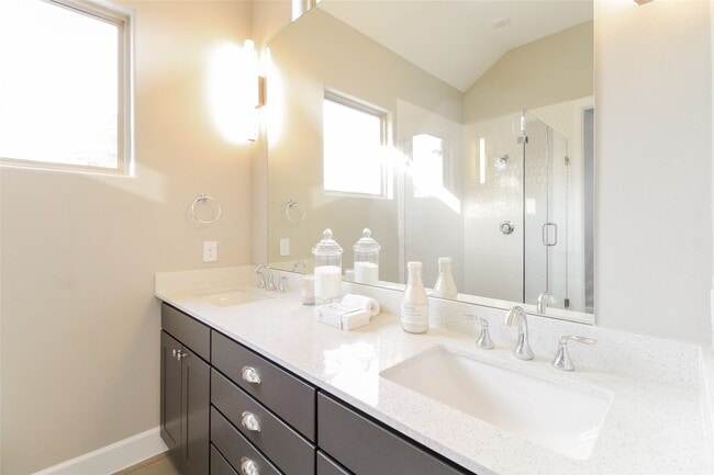 Building Photo - 5116 Royal Heath Dr