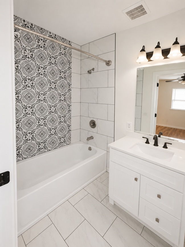Building Photo - Beautiful 3BD/2BA