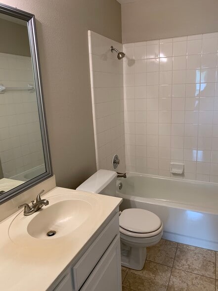 Primary Bathroom - 129 Wildwood Ct