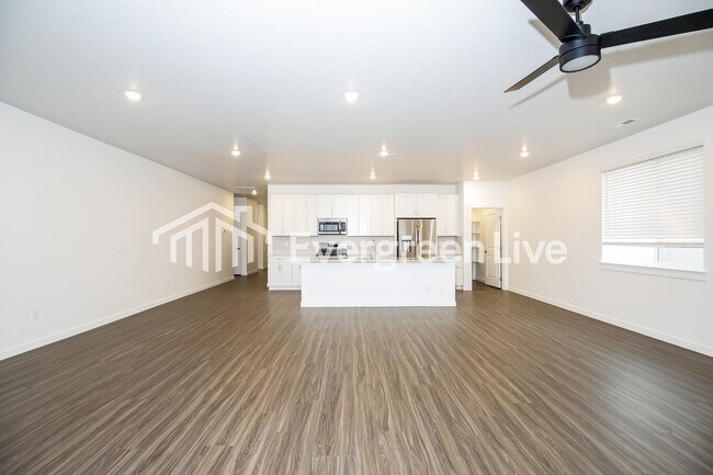 Building Photo - 214 Ravello St