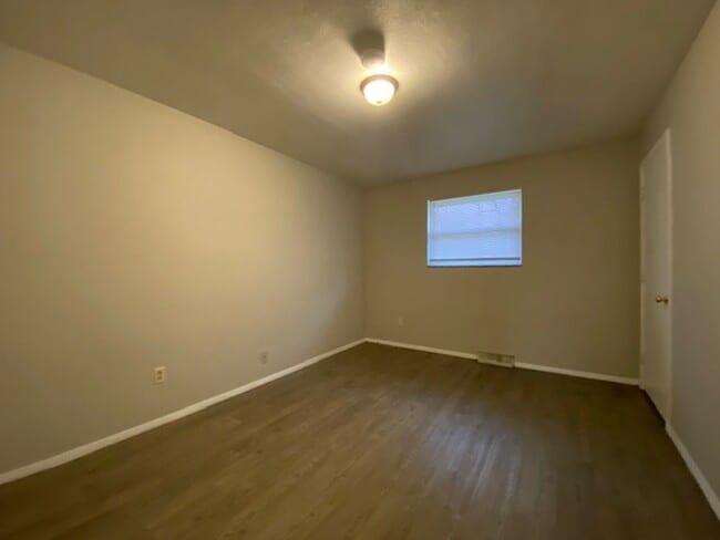 Building Photo - 425-453 Ogden Road