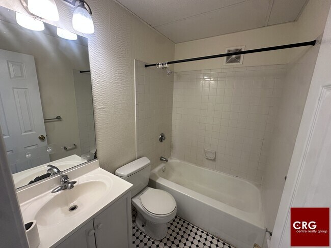 Building Photo - 437-438 Cambridge St. Unit U34