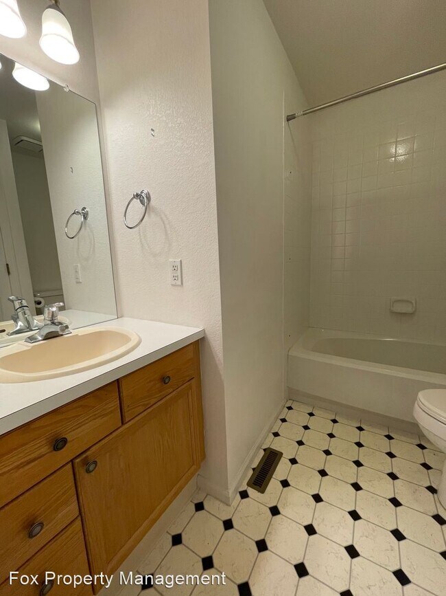 Building Photo - 3 br, 3 bath House - 302 Owl Drive