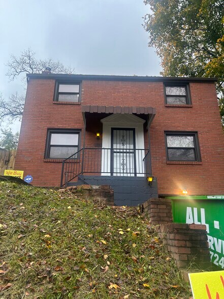 Primary Photo - 11522 Frankstown Rd