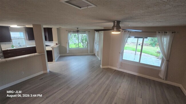 Building Photo - 7239 Foxbrook Dr