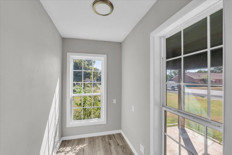 Building Photo - 1215 W 5th St