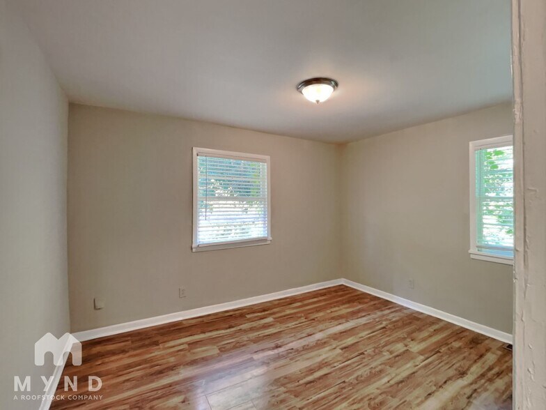 Building Photo - 502 Fairlane Cir NW