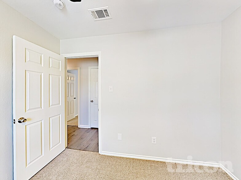 Building Photo - 1024 Kory Dr