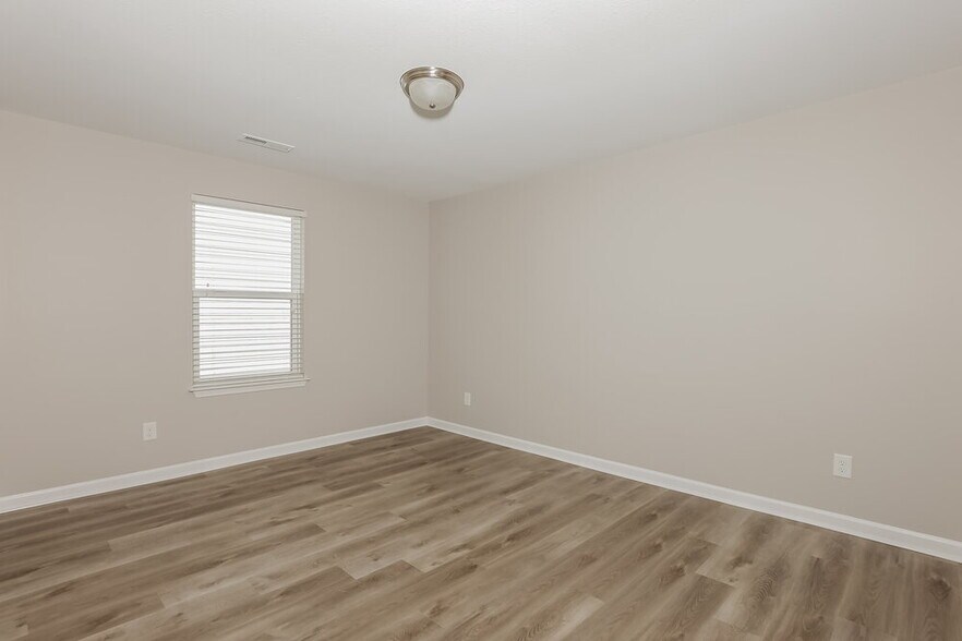 Building Photo - 2728 Maybrook Crossing Dr
