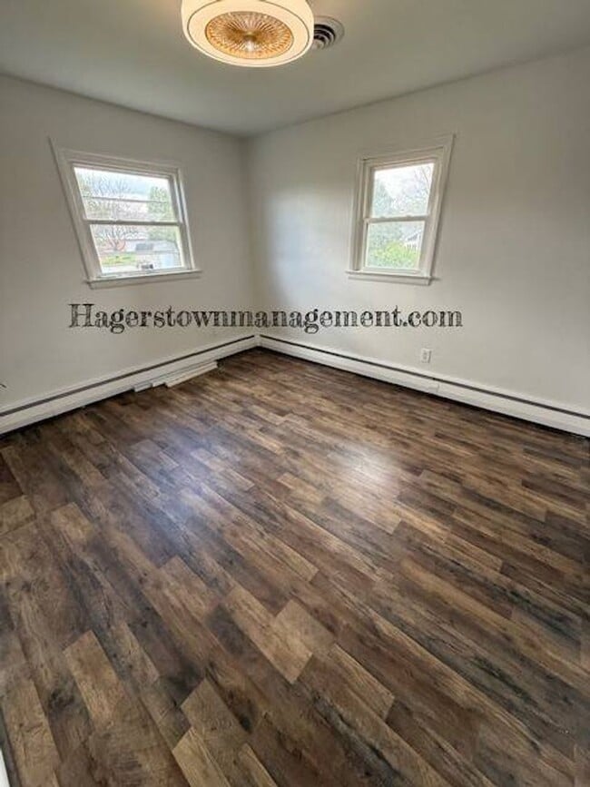 Building Photo - Greencastle - 3 BR Rancher