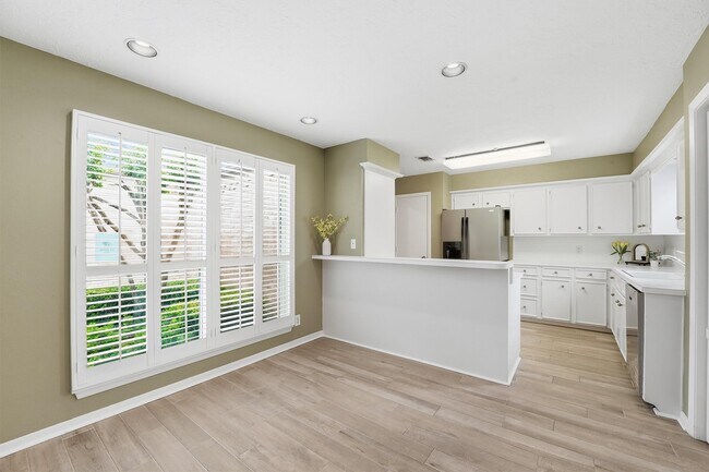 Building Photo - 2513 Country Club Blvd