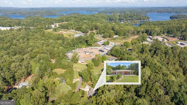 Building Photo - 4041 Fincher Dr