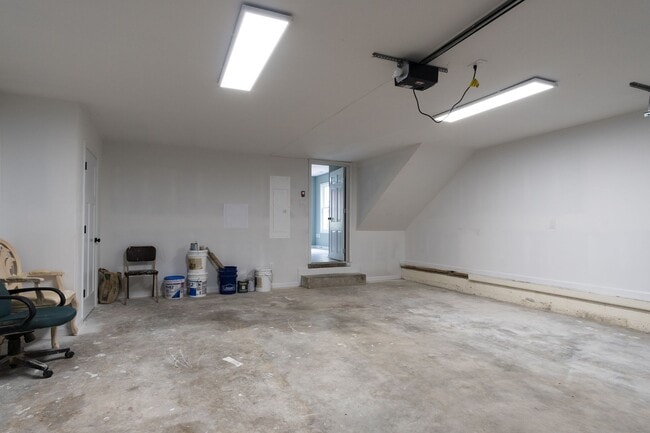 Building Photo - Newly renovated 4 Bedroom 3 Bathroom Home in Greeneville, TN