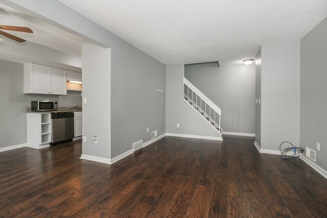 Building Photo - 3 Bedroom/2.5 Bath Westlake!! Condo living...