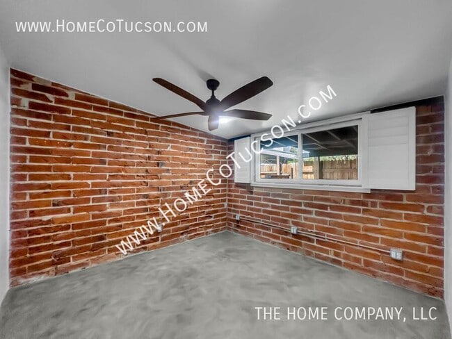 Building Photo - 4535 E Fairmount St