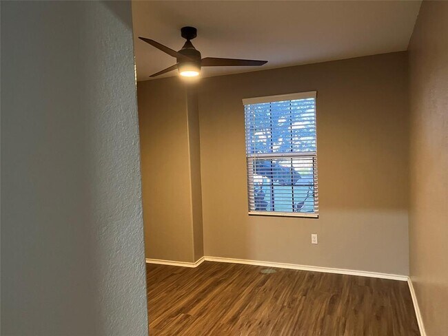 Building Photo - 104 Granville Ct