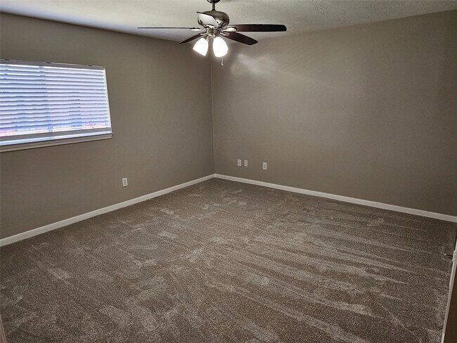 Building Photo - 9506 Rustic Gate Rd