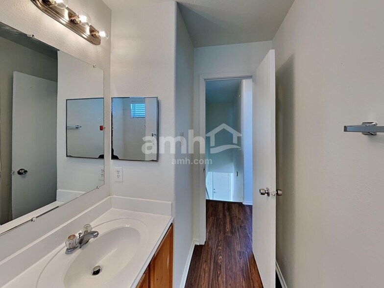 Building Photo - 9514 Chapelstone Ct