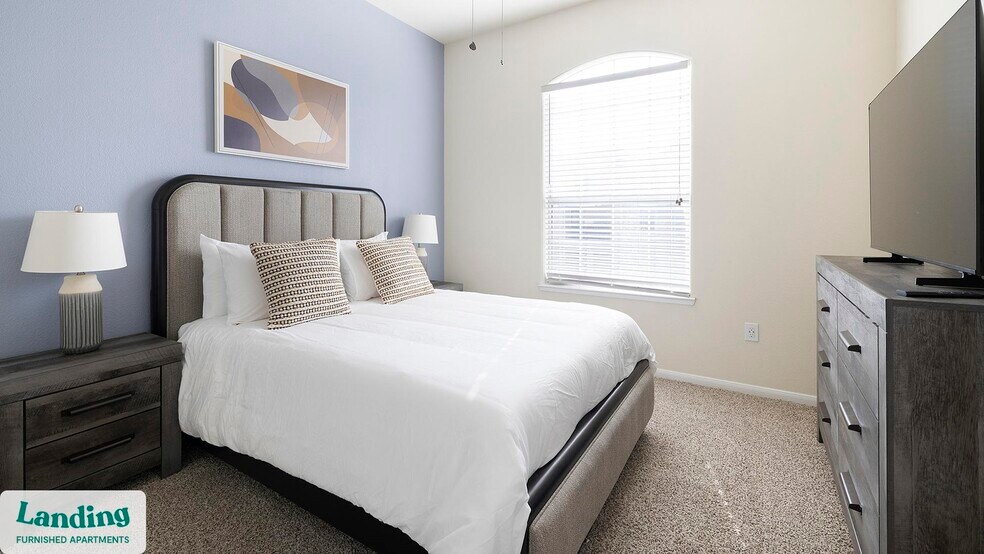 Building Photo - 901 Lakeside Cir