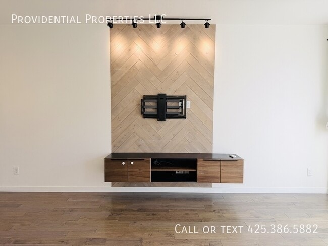 Building Photo - 14669 36th Ave NE