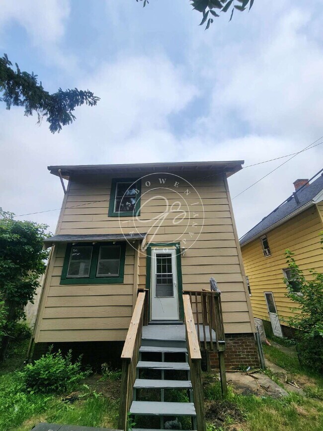 Building Photo - Spacious 3-Bedroom Home in West Toledo