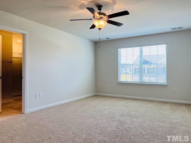 Building Photo - 5 Bedroom Single Family - Fuquay Varina