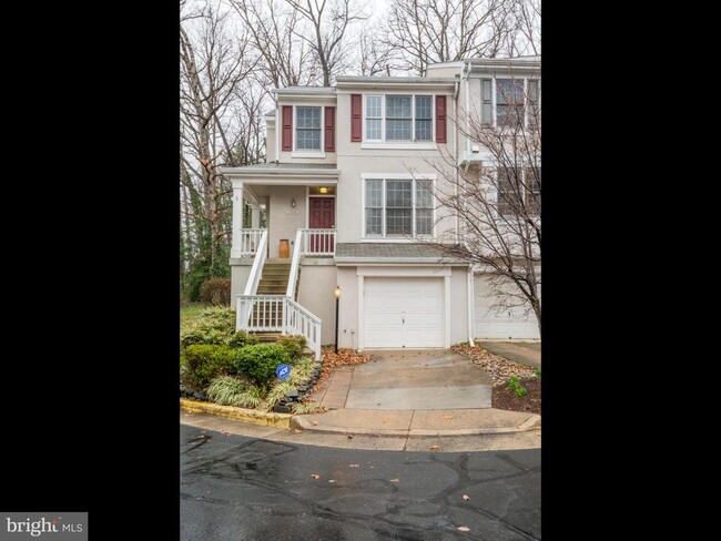Building Photo - 11300 Fairwind Way