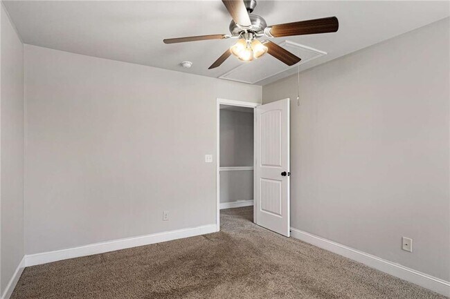 Building Photo - 829 Overlook Path Ln
