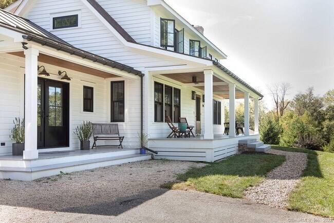 Building Photo - 49 Benton Hill Rd