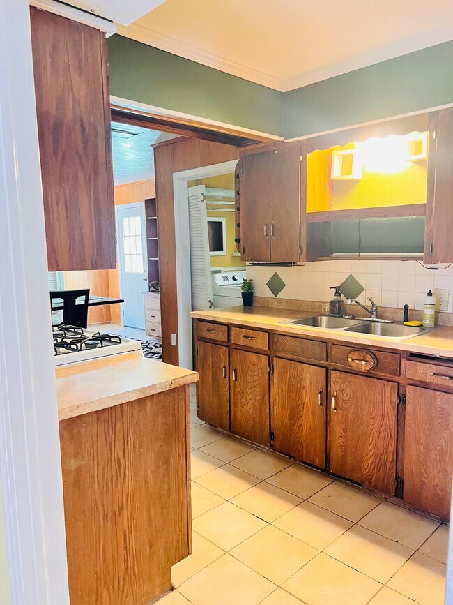 Building Photo - 6537 E Mockingbird Ln