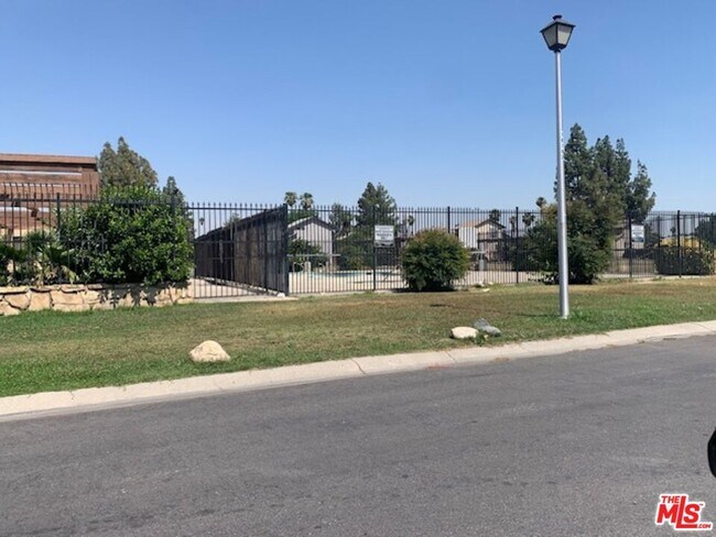 Building Photo - 4501 Baybrook Way