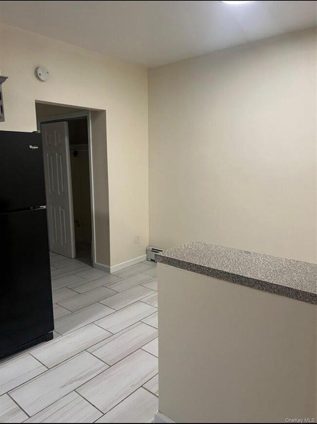 Building Photo - 360 N Broadway