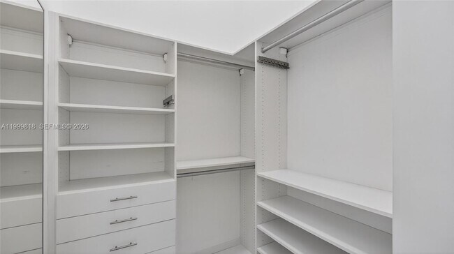 Building Photo - 622 Malaga Ave