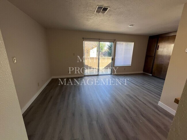 Building Photo - TUL370