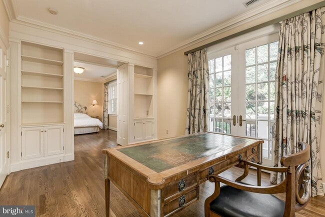 Building Photo - 2425 California St NW