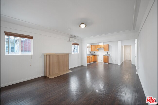 Building Photo - 1530 5th Ave