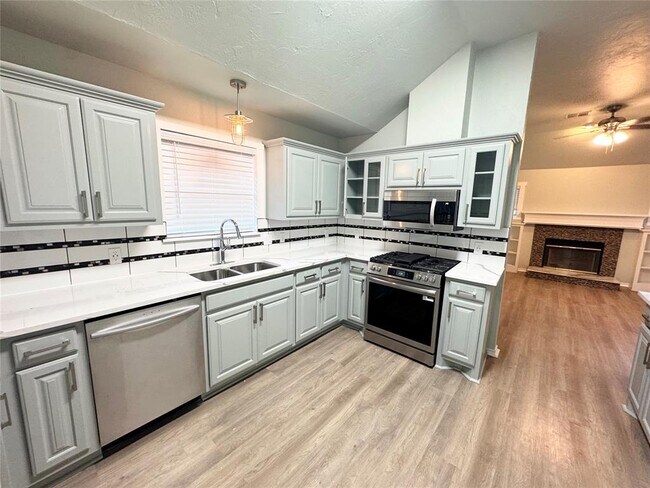 Building Photo - 8225 NW 83rd Pl