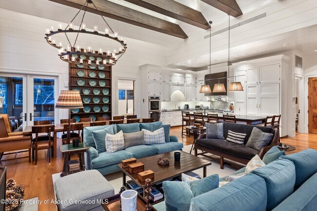 Building Photo - 304 S Garmisch St