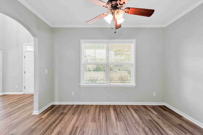 Building Photo - 601 Winfall Dr