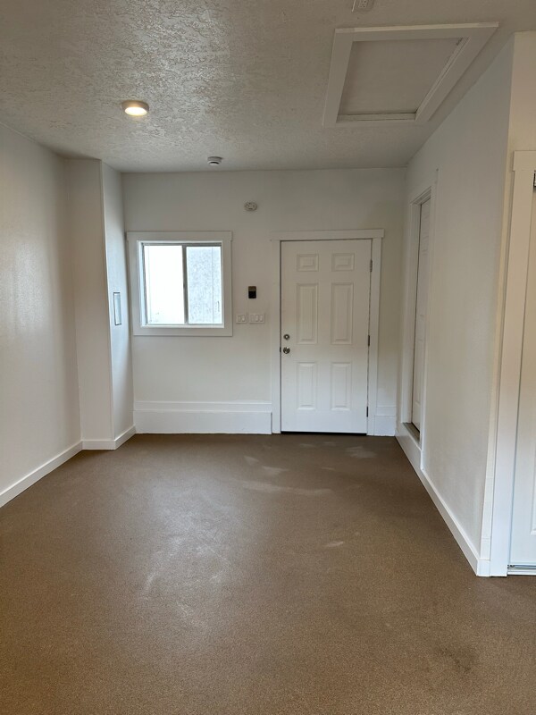 Building Photo - 4965 Breanna Ln NE