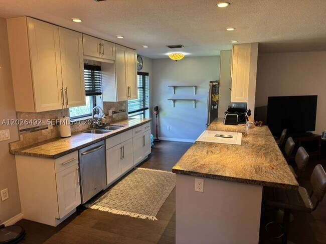 Building Photo - 2736 Carnation Ct