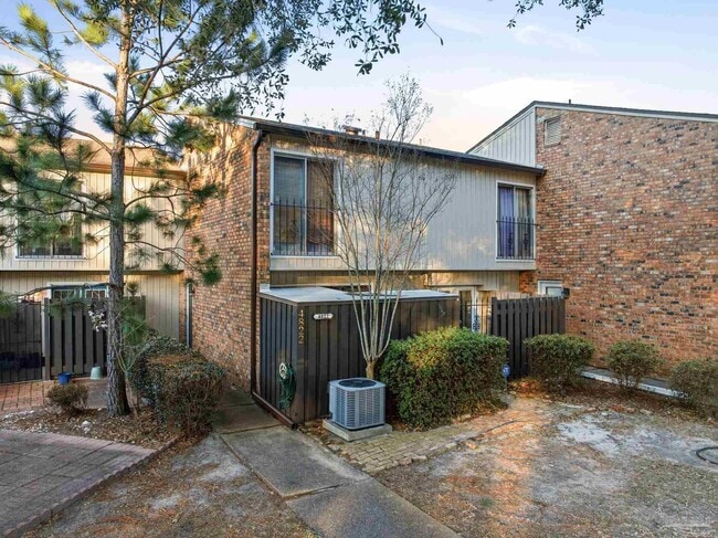 Building Photo - 4822 Huron Dr