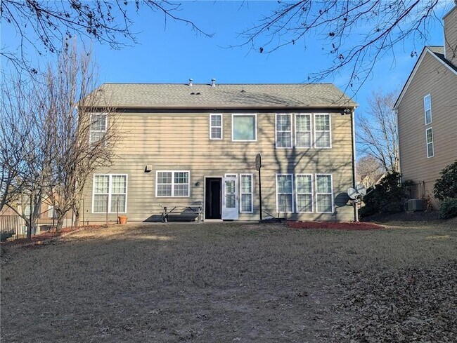 Building Photo - 815 Earlham Dr