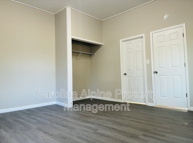 Building Photo - 613 Legrand St