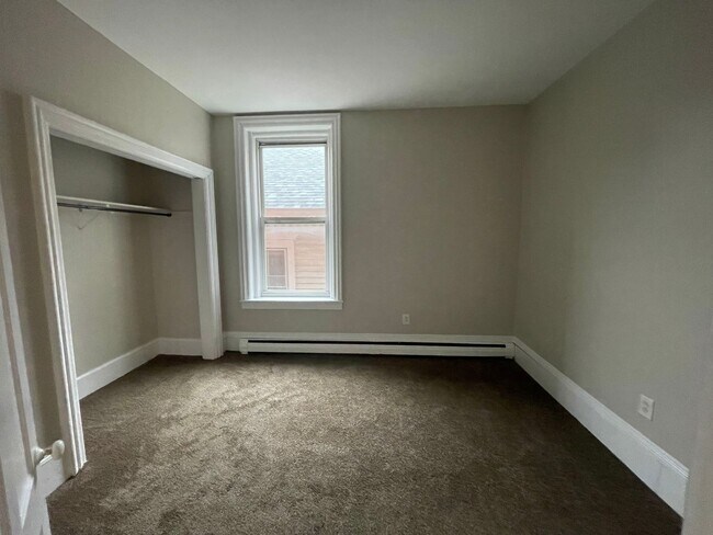 Building Photo - Bright & Spacious 2-Bedroom in Downtown Adams – $1,450/month