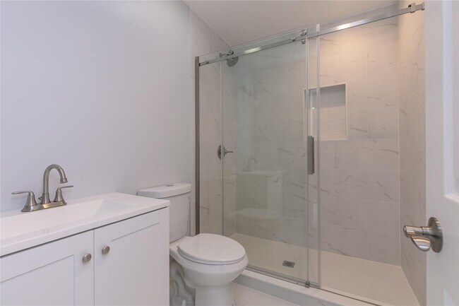 Building Photo - 13401 SW 83rd Ave