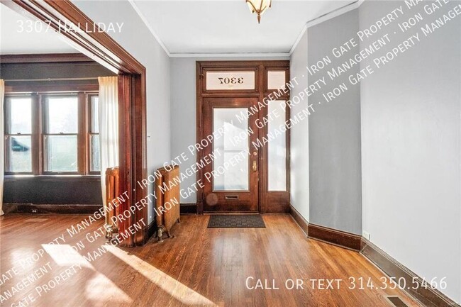 Building Photo - 2 bedroom stunning 1700+ square foot unit ...