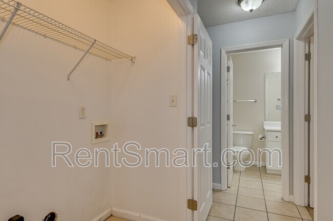 Building Photo - 324 Hornhead Dr