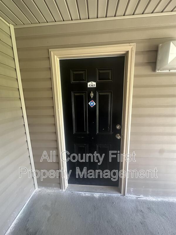 Building Photo - 5303 Fairington Club Dr