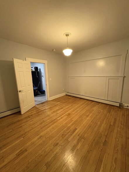 bedroom - 659 Lafayette Ave